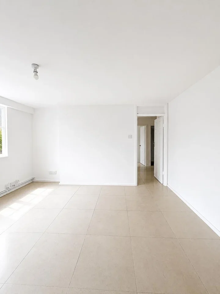 Flat Oxford Way in Greater London