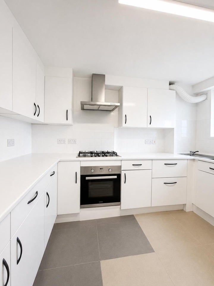 Flat Oxford Way in Greater London