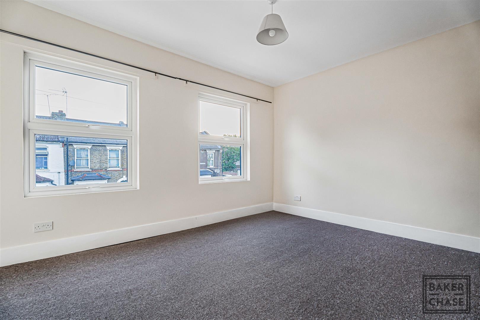 Flat Sutherland Road in Greater London