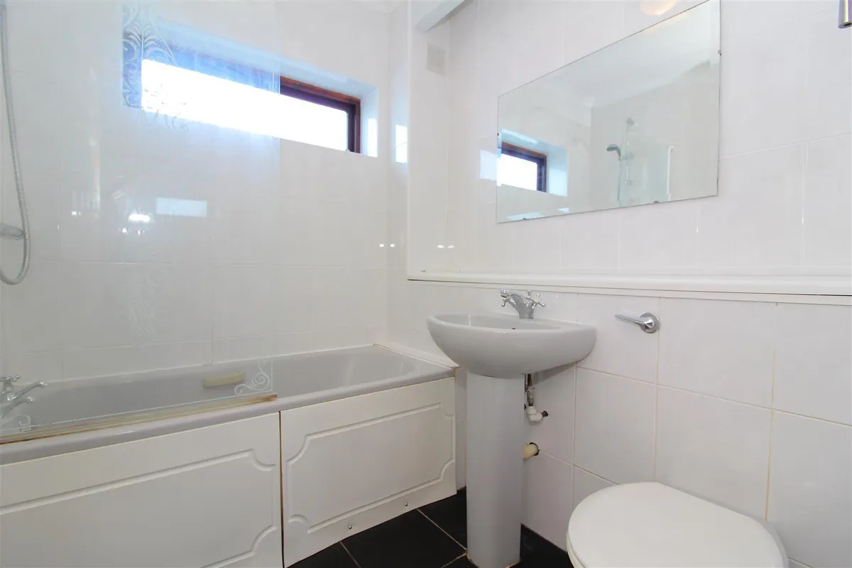Flat Penyston Road in Maidenhead