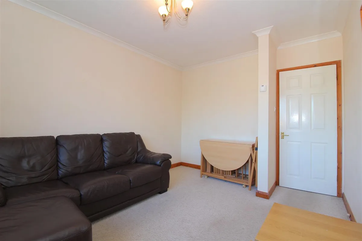 Flat Penyston Road in Maidenhead