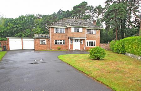 House Wychwood Close in Bournemouth