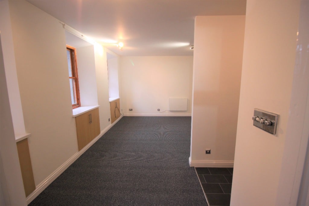 Flat Cross Keys Close in Brechin