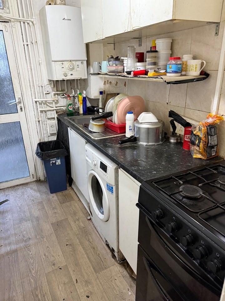 Room Pemdevon Road in Greater London