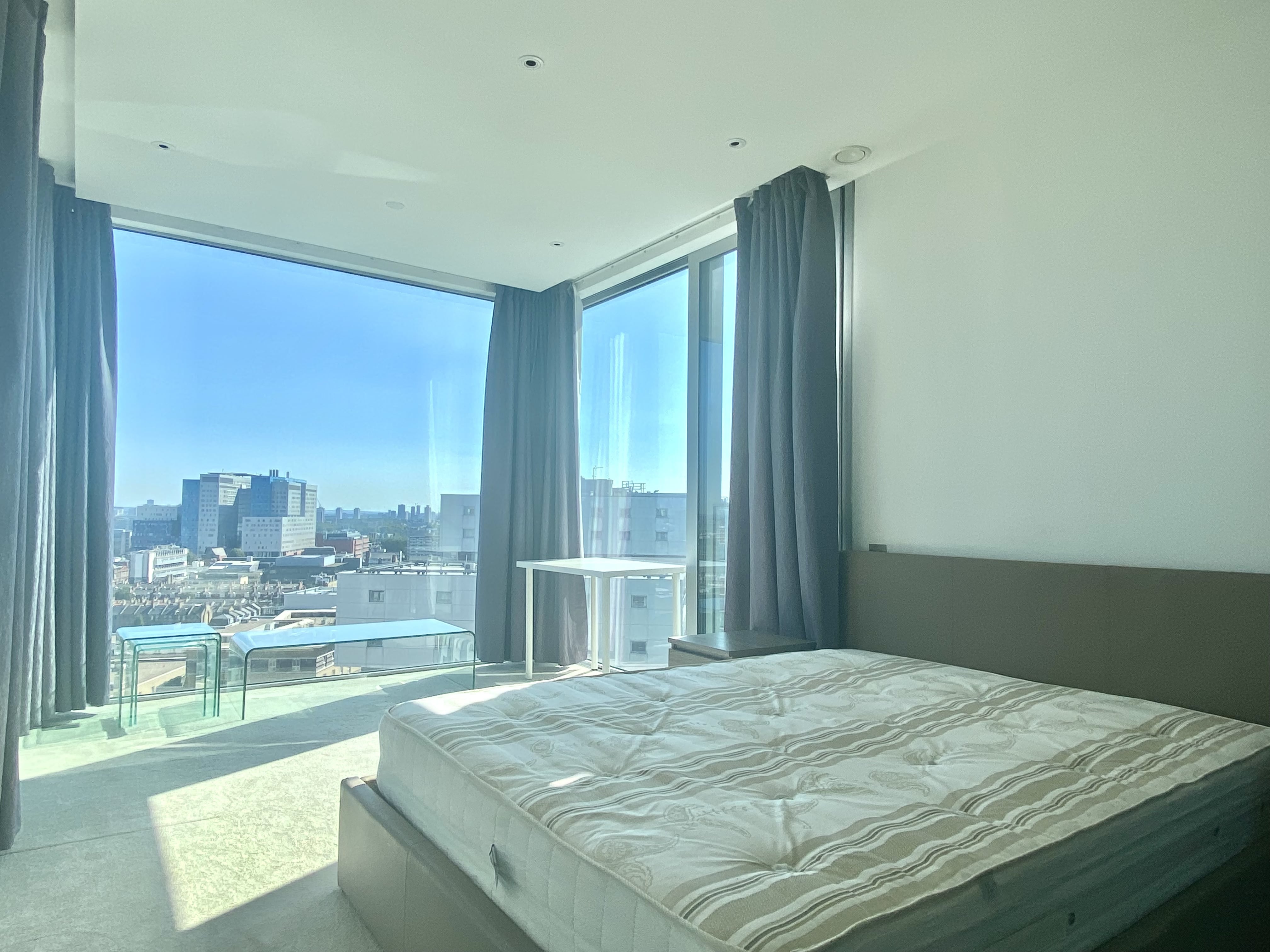 Flat Alie Street in Greater London