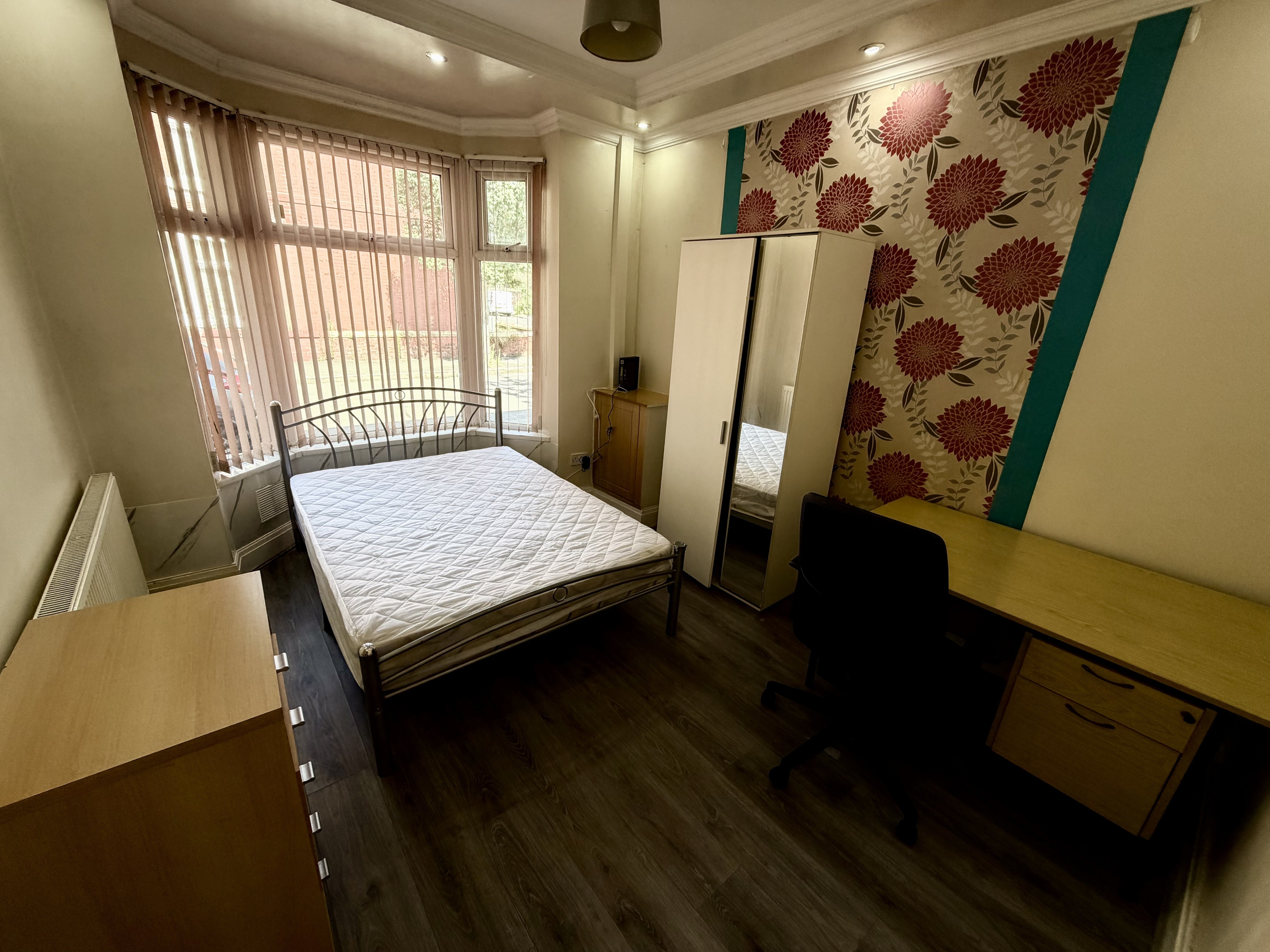 Room Haydn Avenue in Manchester