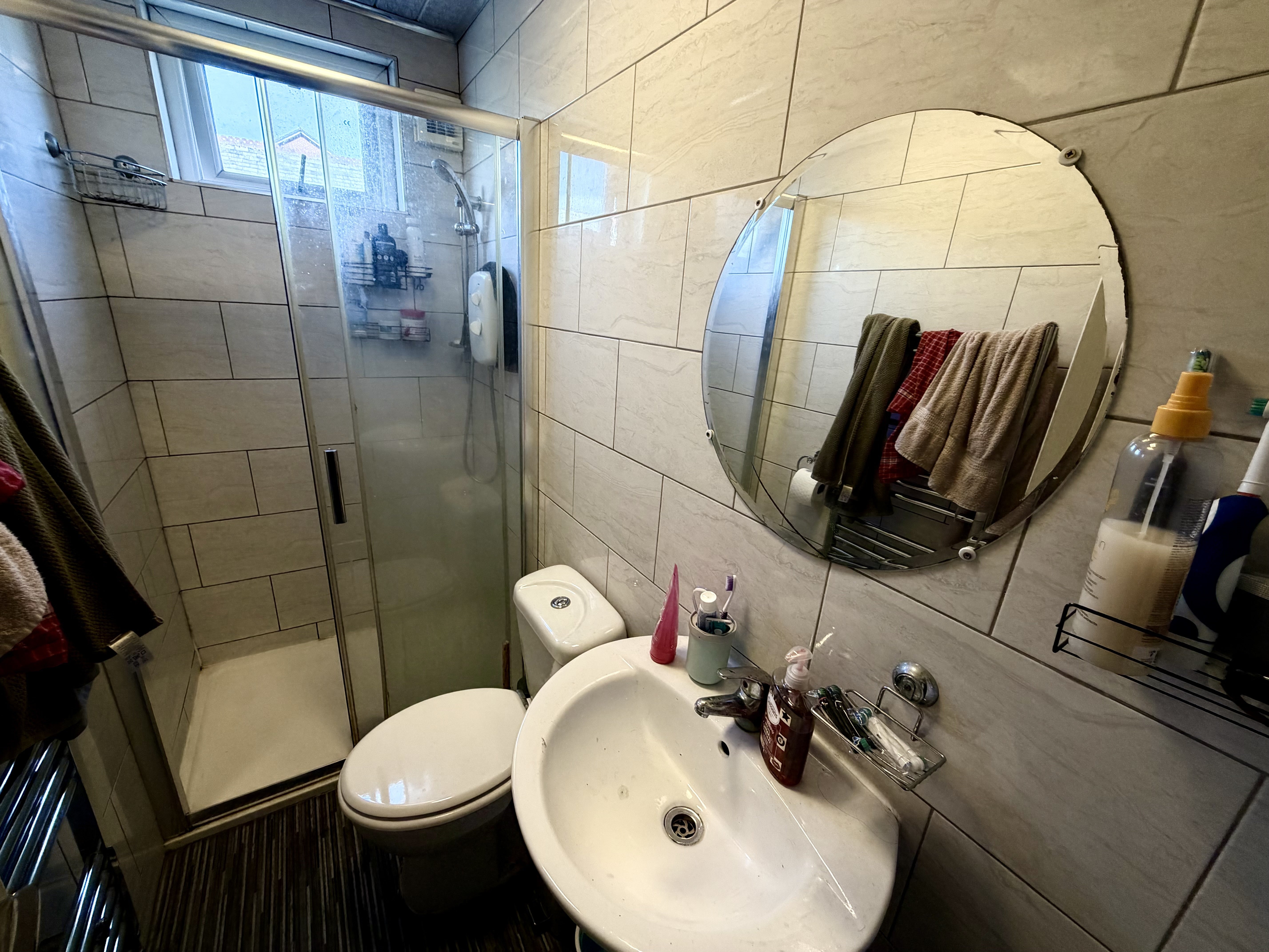 Room Haydn Avenue in Manchester