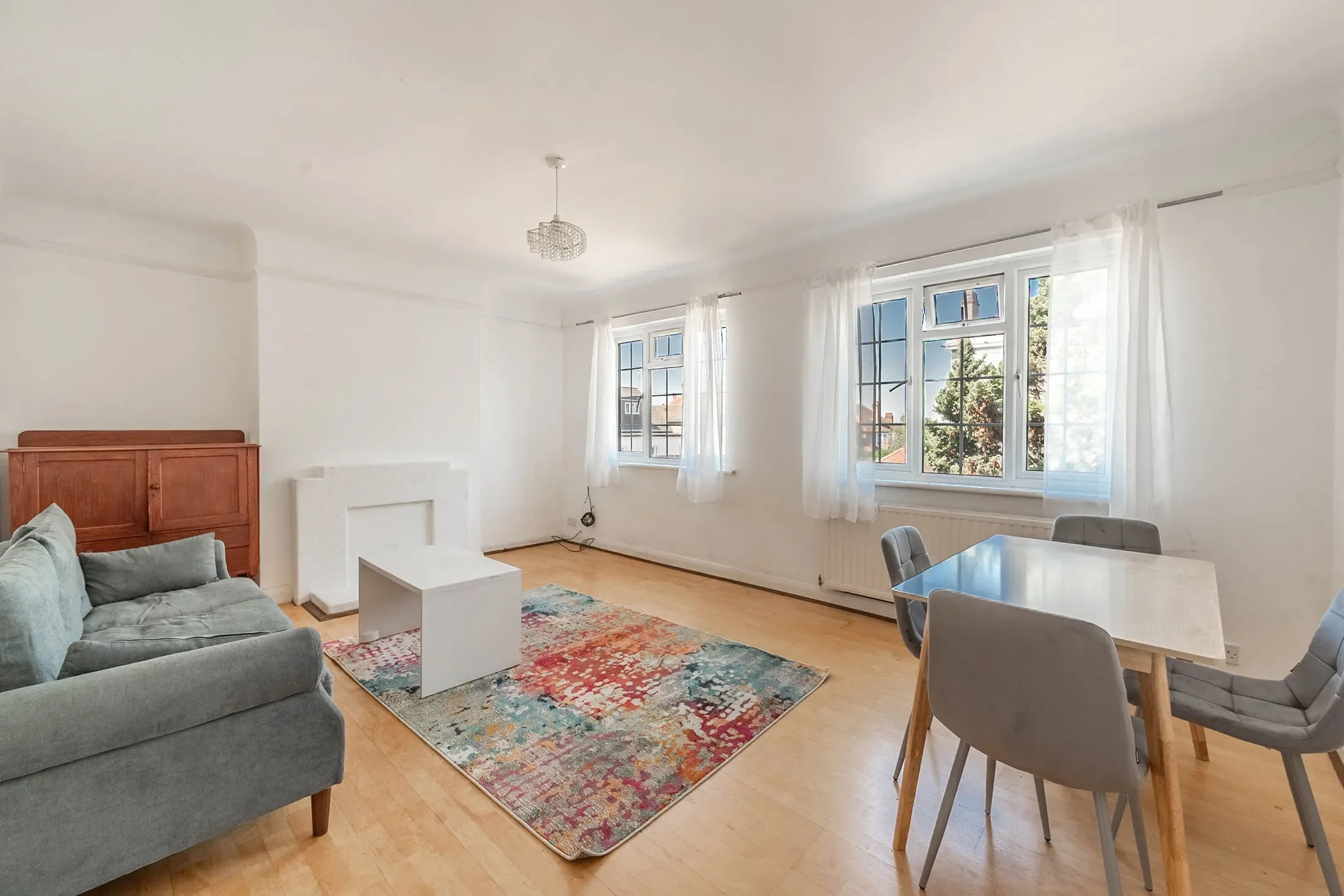 Flat Marlborough Hill in Greater London