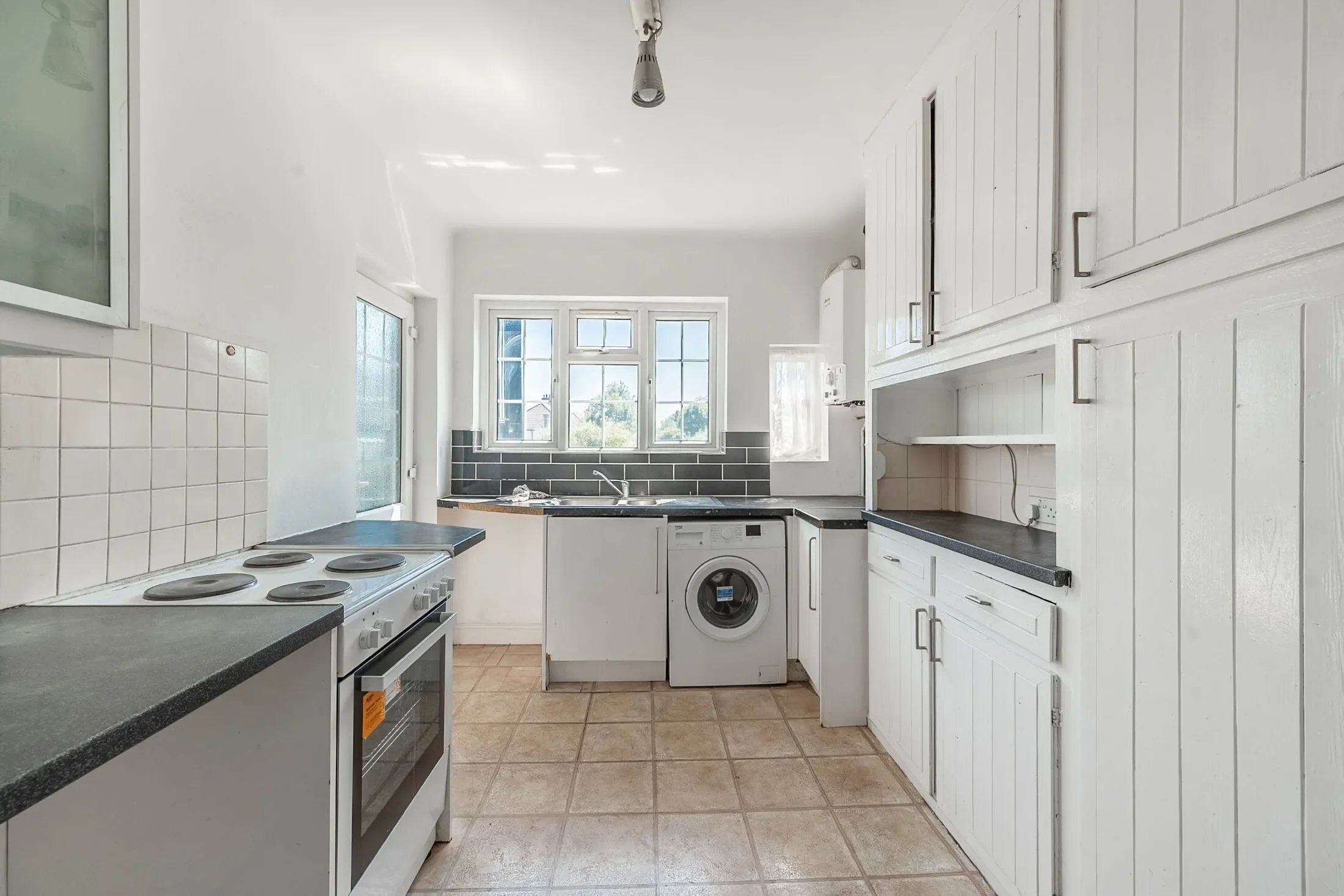 Flat Marlborough Hill in Greater London