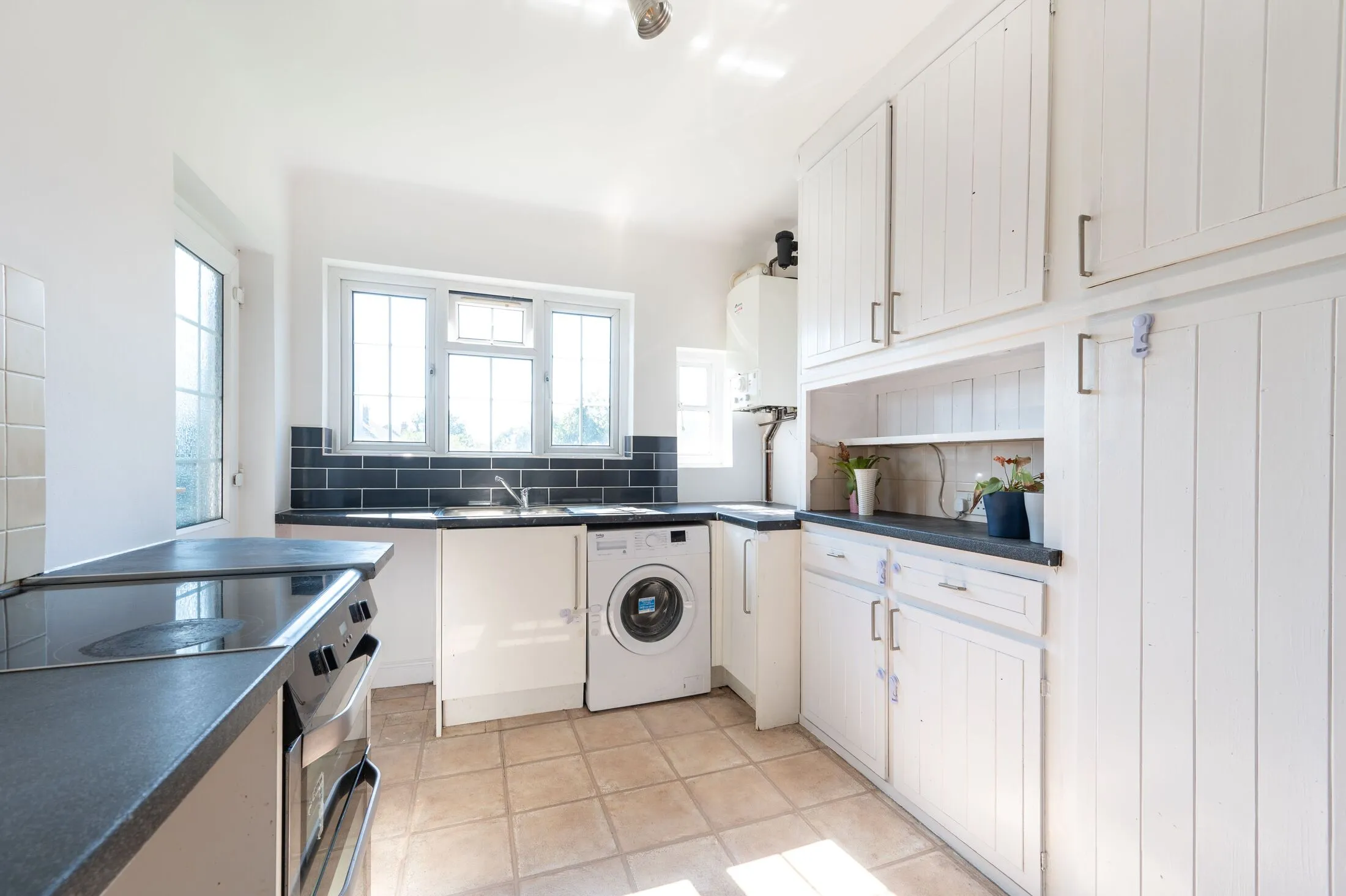 Flat Marlborough Hill in Greater London