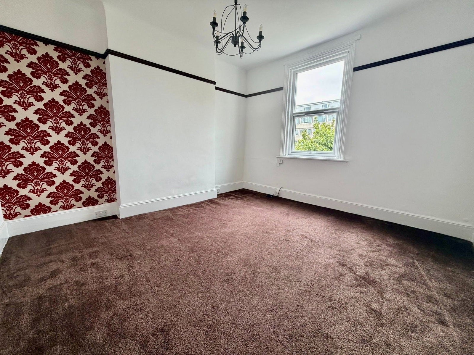 Flat Upperton Gardens in Eastbourne