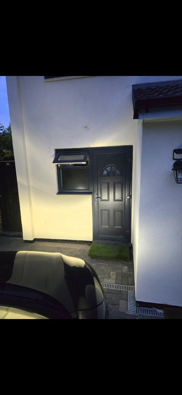 Room Fitchet Close in Crawley