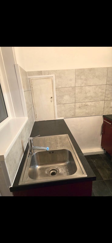 Room Fitchet Close in Crawley