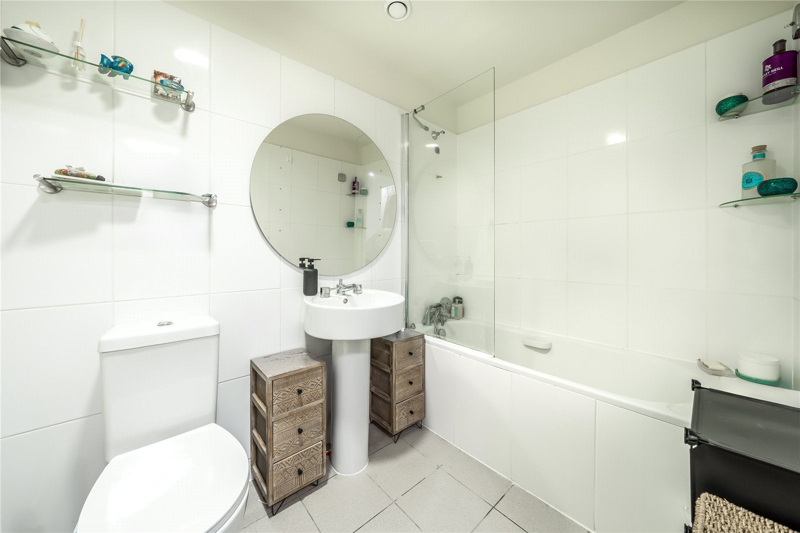 Flat Petergate in Greater London