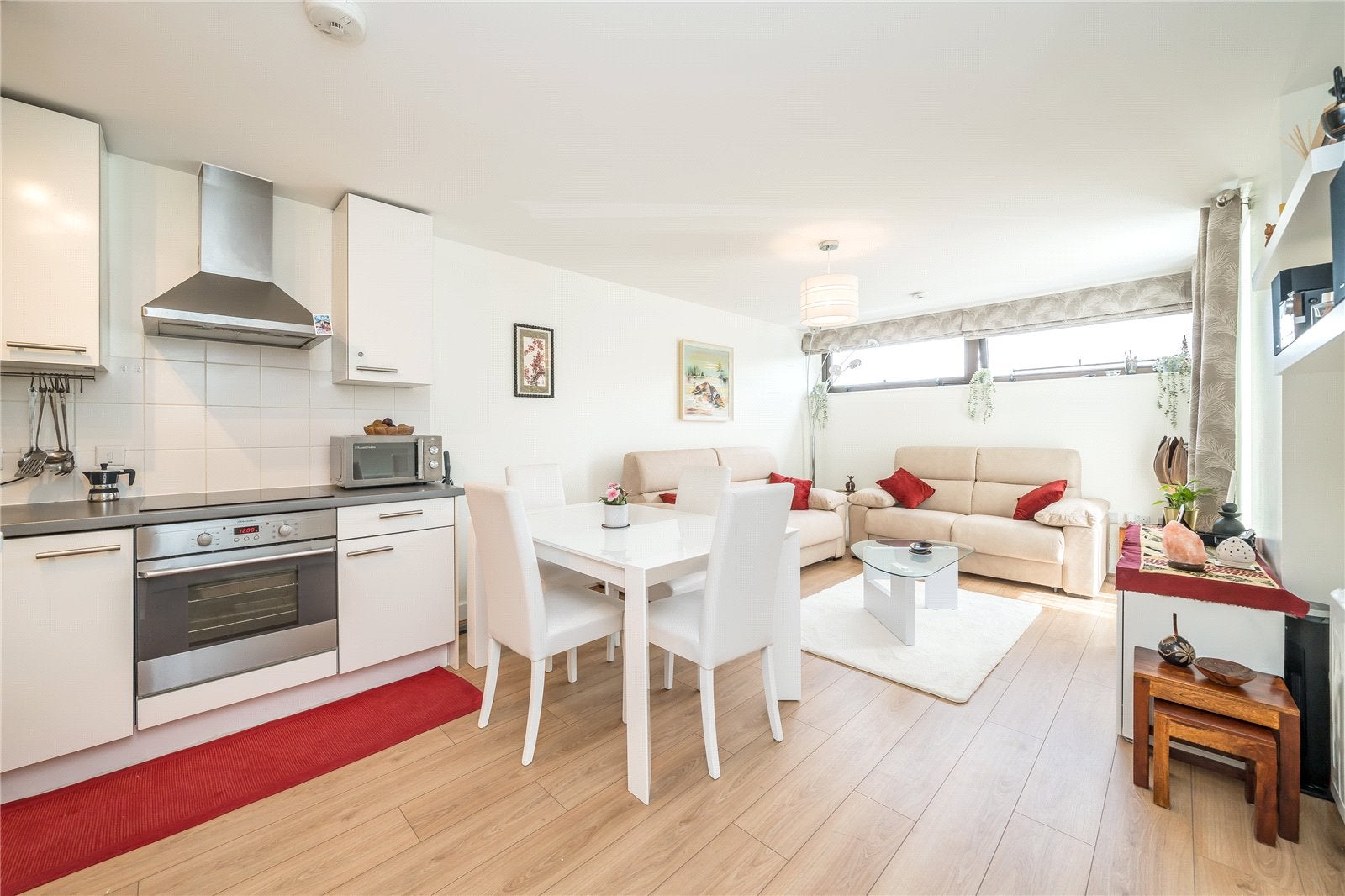 Flat Petergate in Greater London