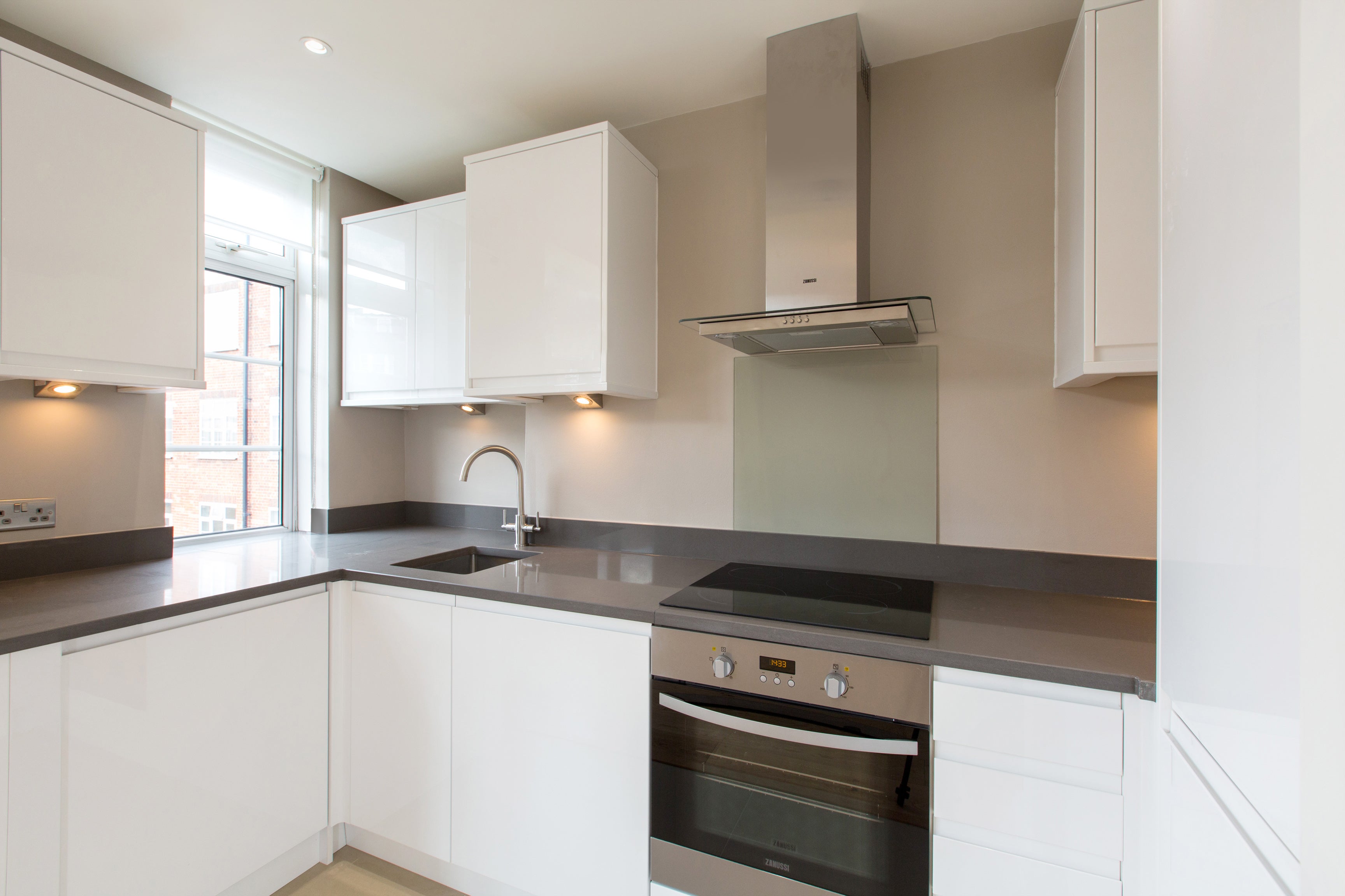 Flat Barbara Brosnan Court in City of Westminster