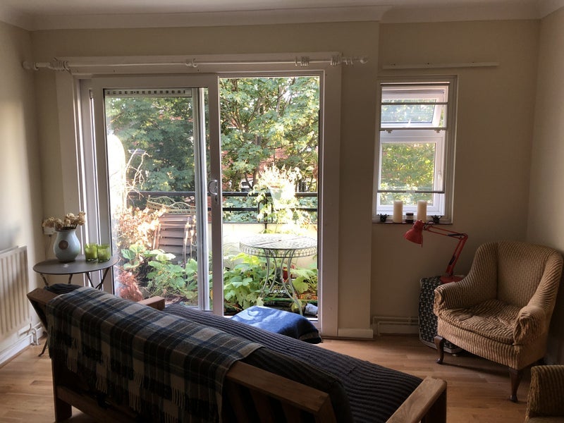 Room Wyvil Road in Greater London
