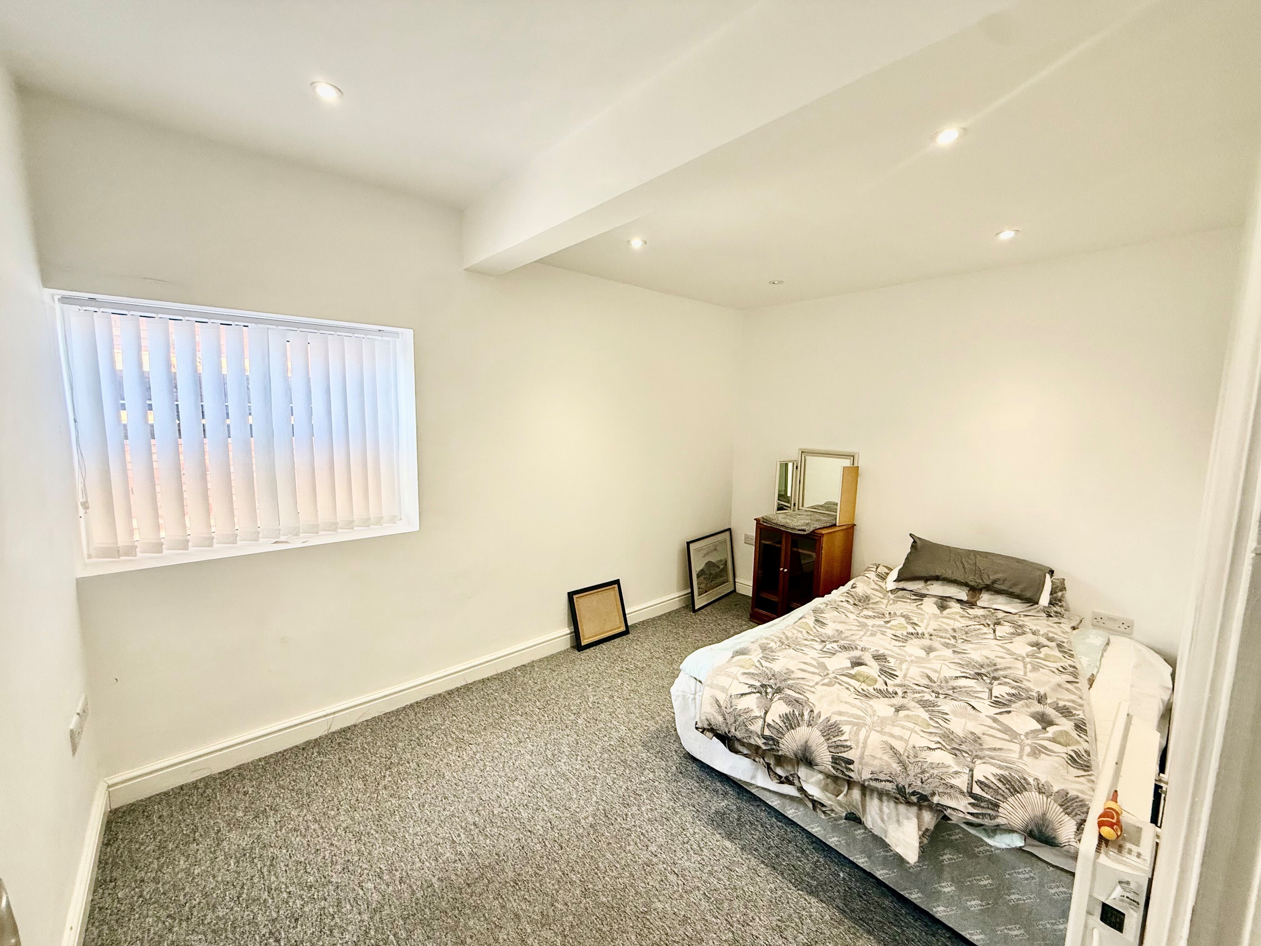 Flat Stapleford Lane in Nottingham
