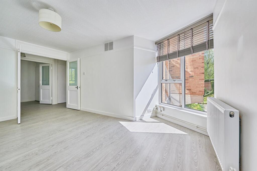 Flat Ingleside Court in Uttlesford