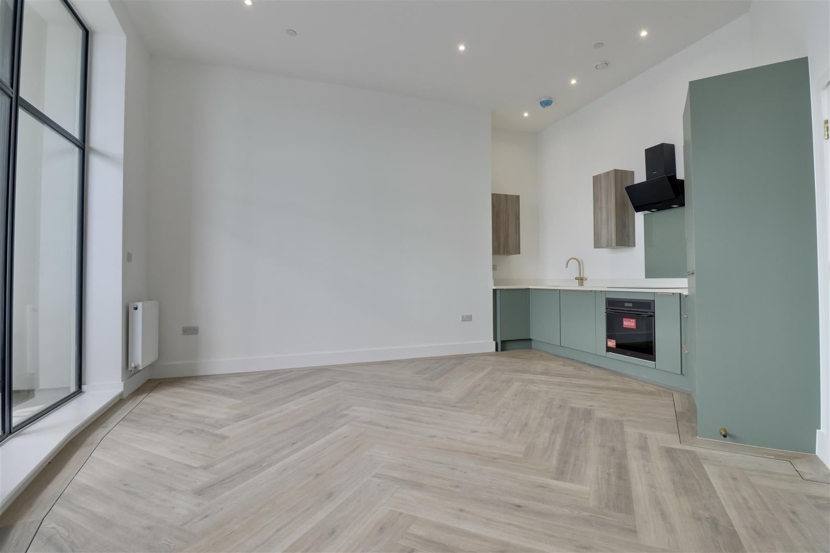 Flat Palmerston Road in Portsmouth