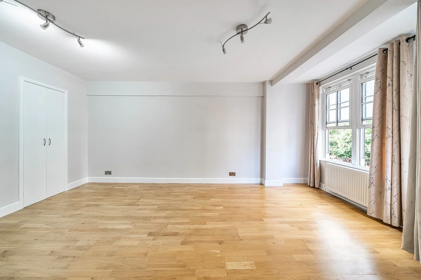 Flat Park West Place in City of Westminster