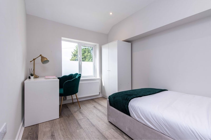 Room Trevor Road in Nottingham