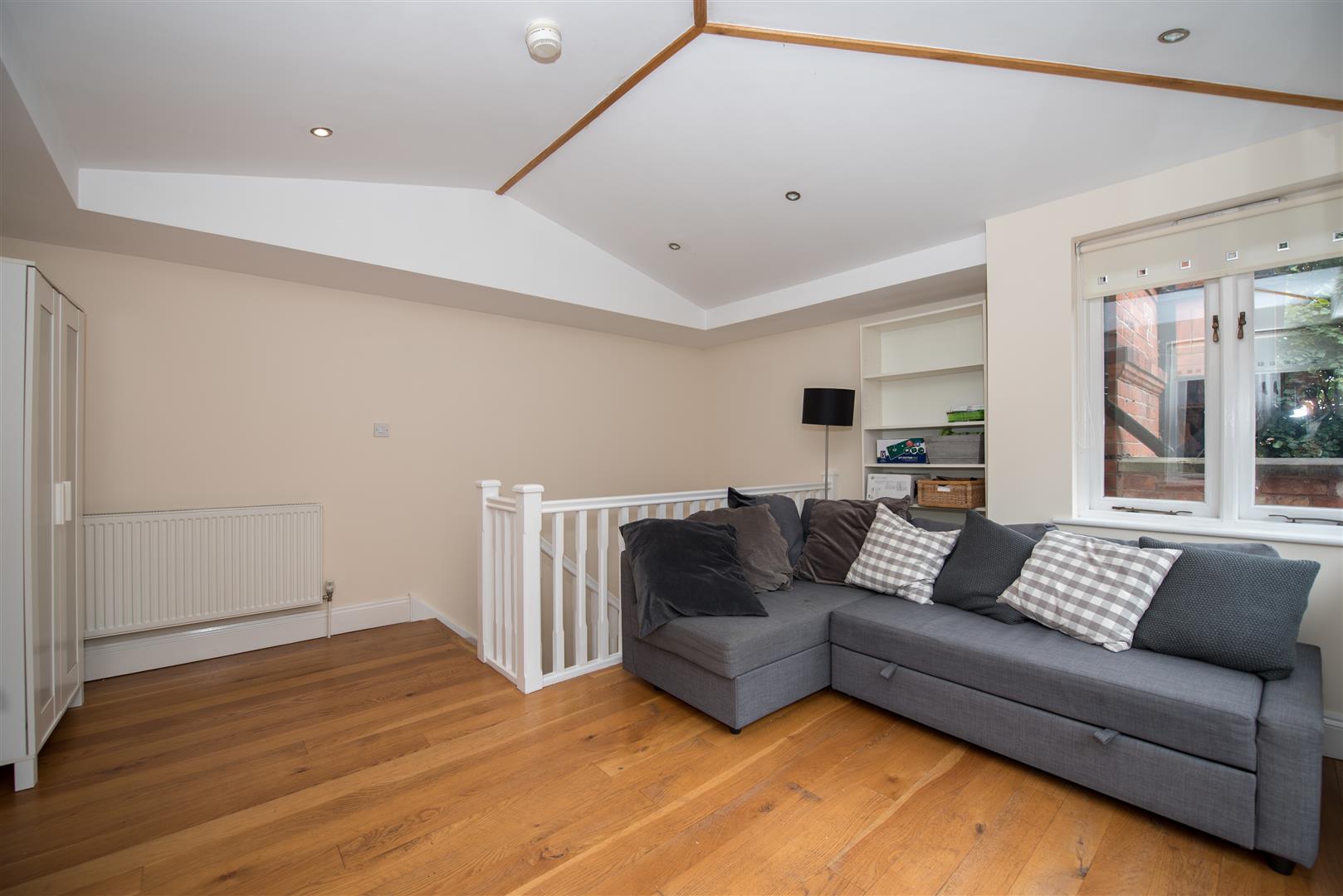 Flat Redcliffe Road in Nottingham