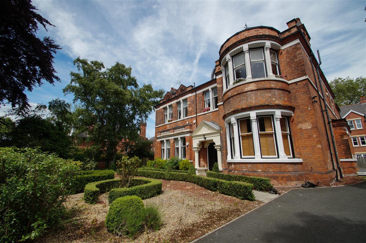 Flat Redcliffe Road in Nottingham