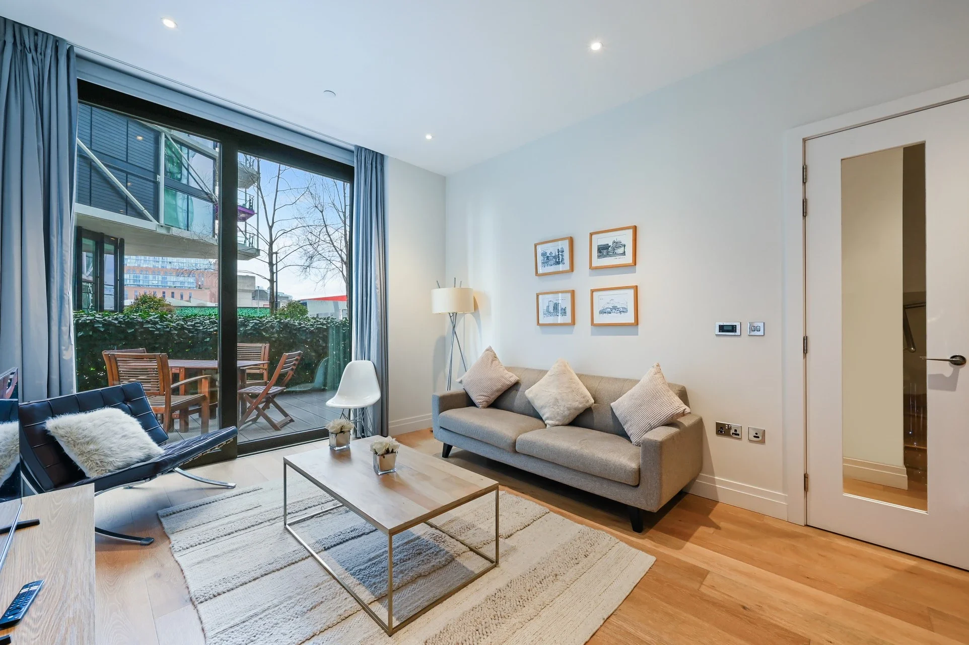 Flat Tideway Walk in Greater London