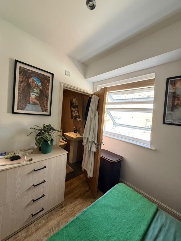 Room Granby Street in Greater London