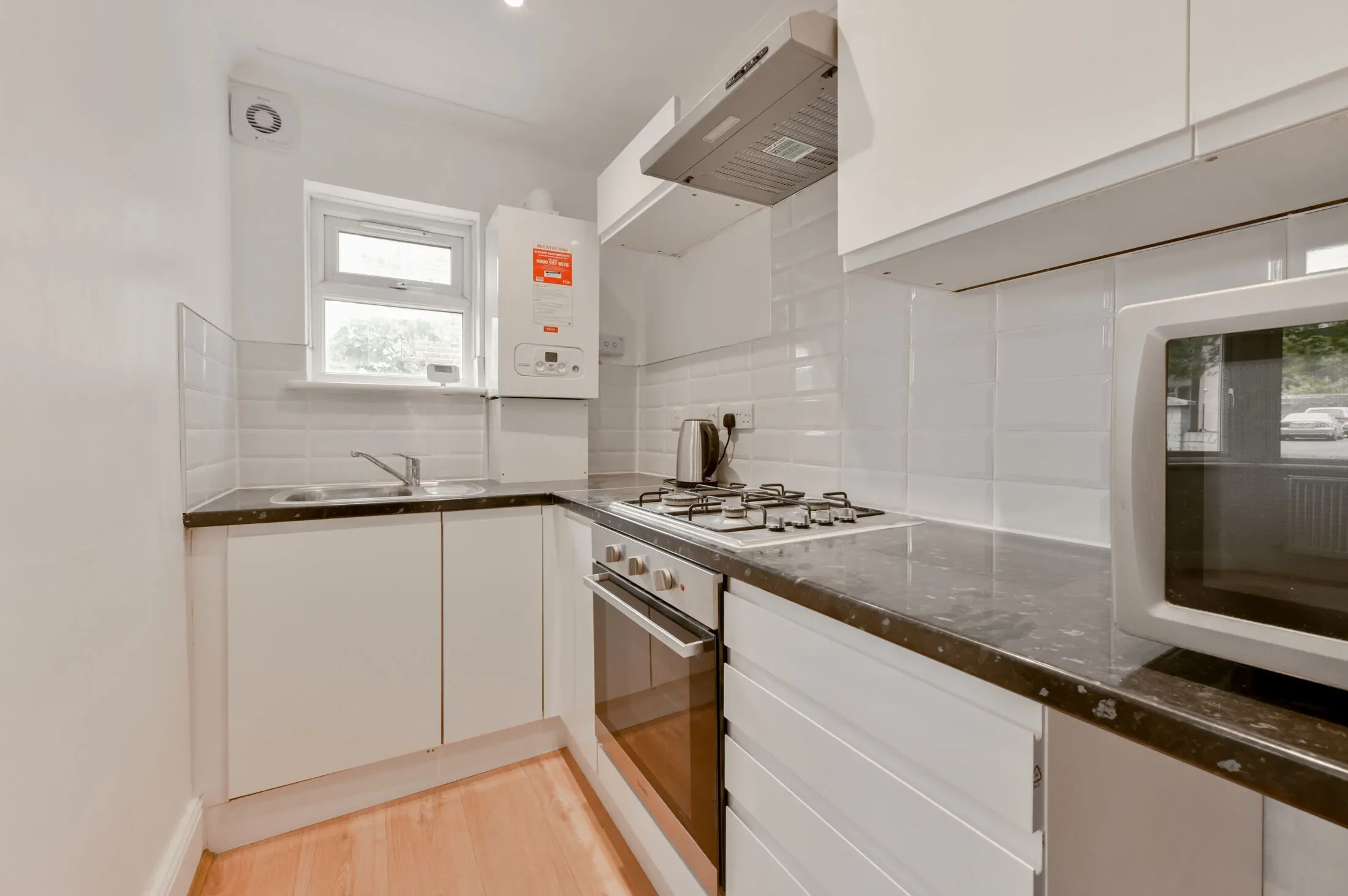 Flat Boston Manor Road in Greater London