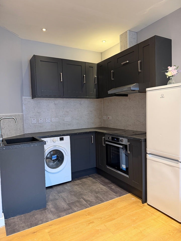 Flat Poplar Walk in Greater London