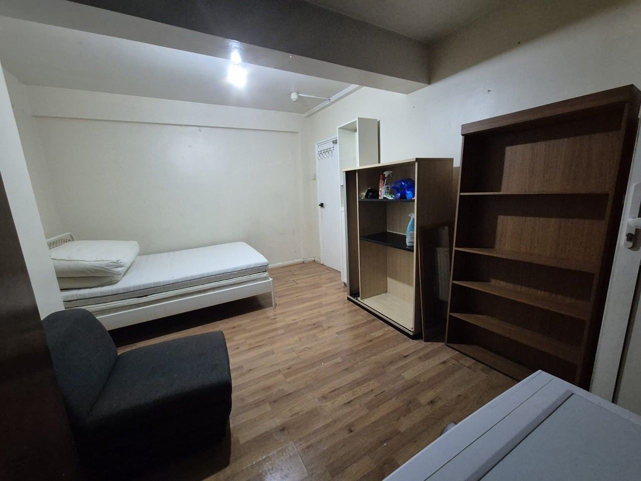 Room Bordars Road in Greater London