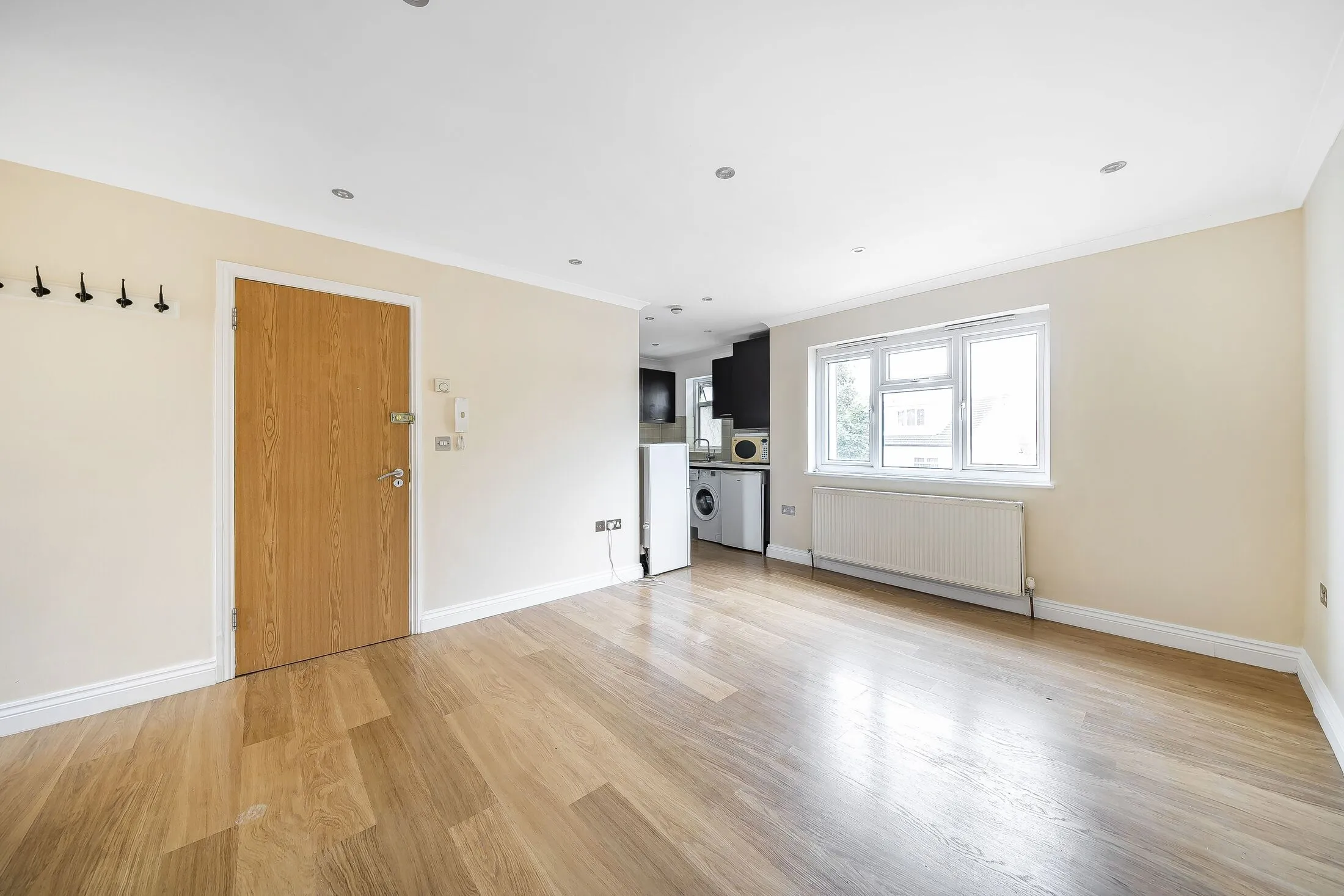 Flat Dartmouth Road in Greater London