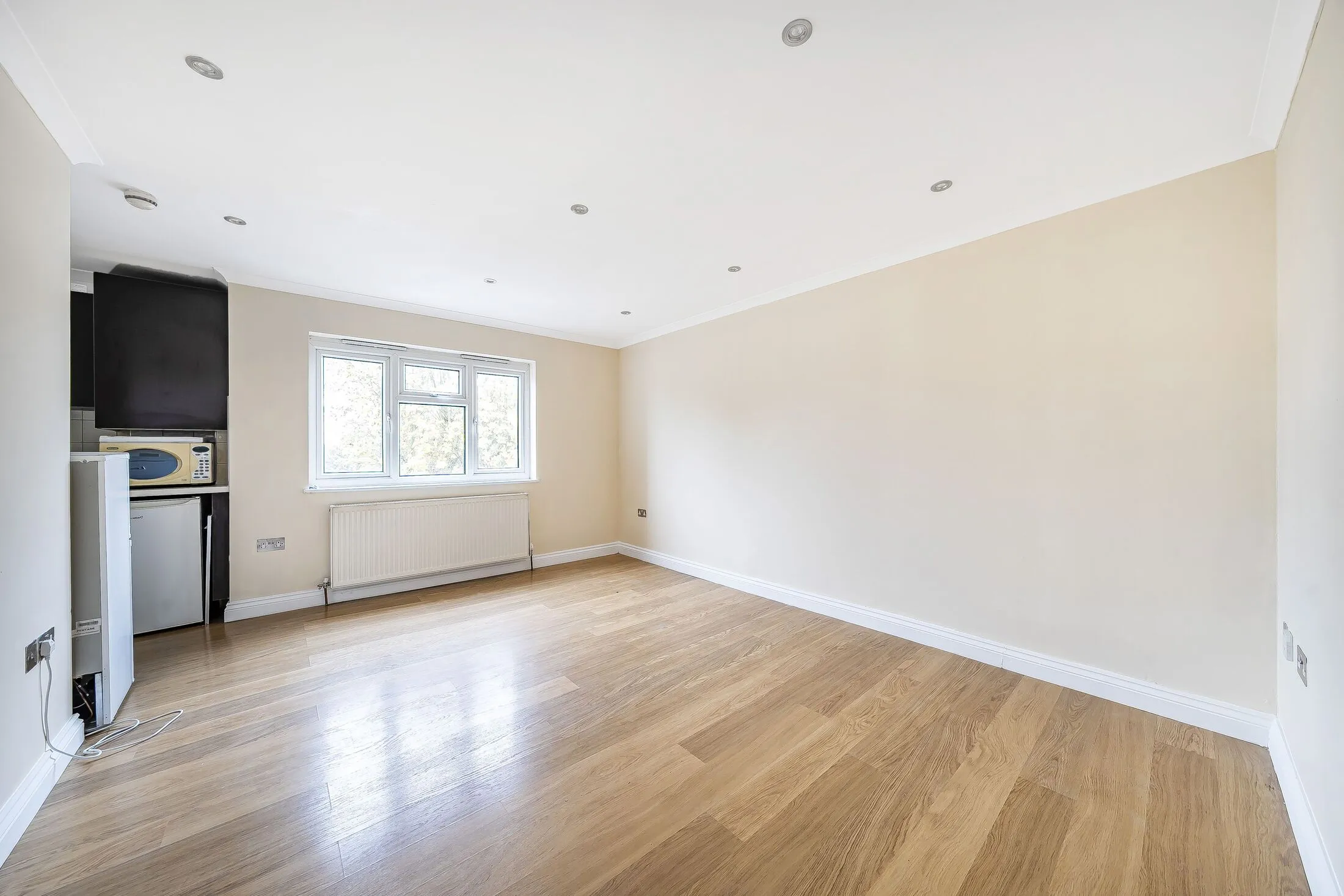 Flat Dartmouth Road in Greater London