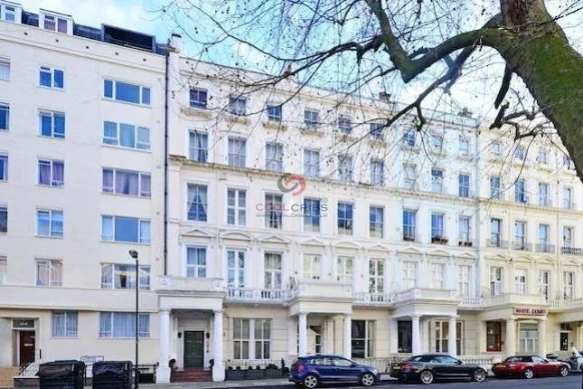 Flat Leinster Gardens in City of Westminster