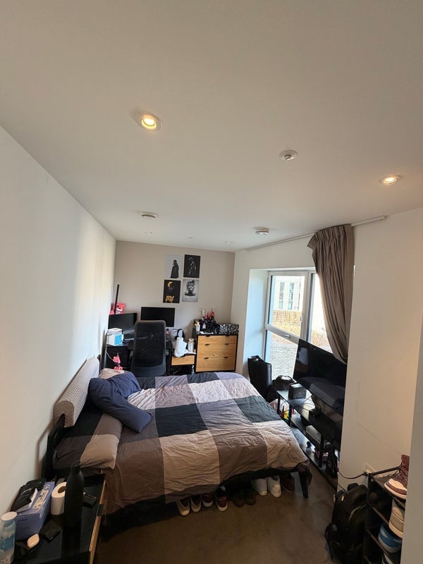 Room Elis Way in Greater London