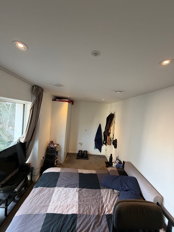 Room Elis Way in Greater London