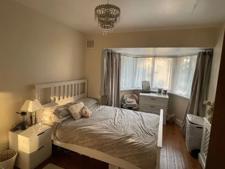Room Underwood Road in Greater London