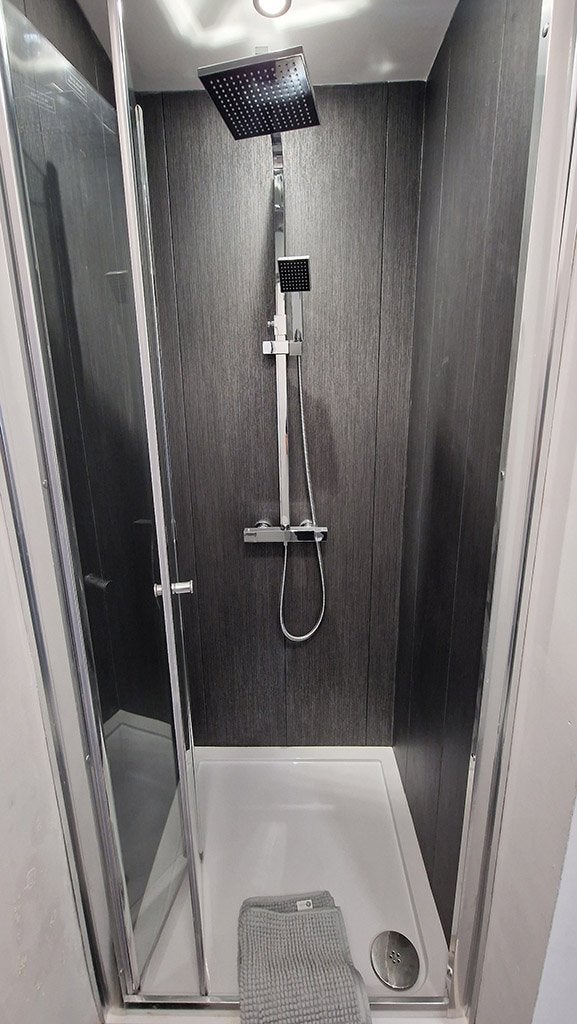 Room Hibbert Road in Barrow-in-Furness