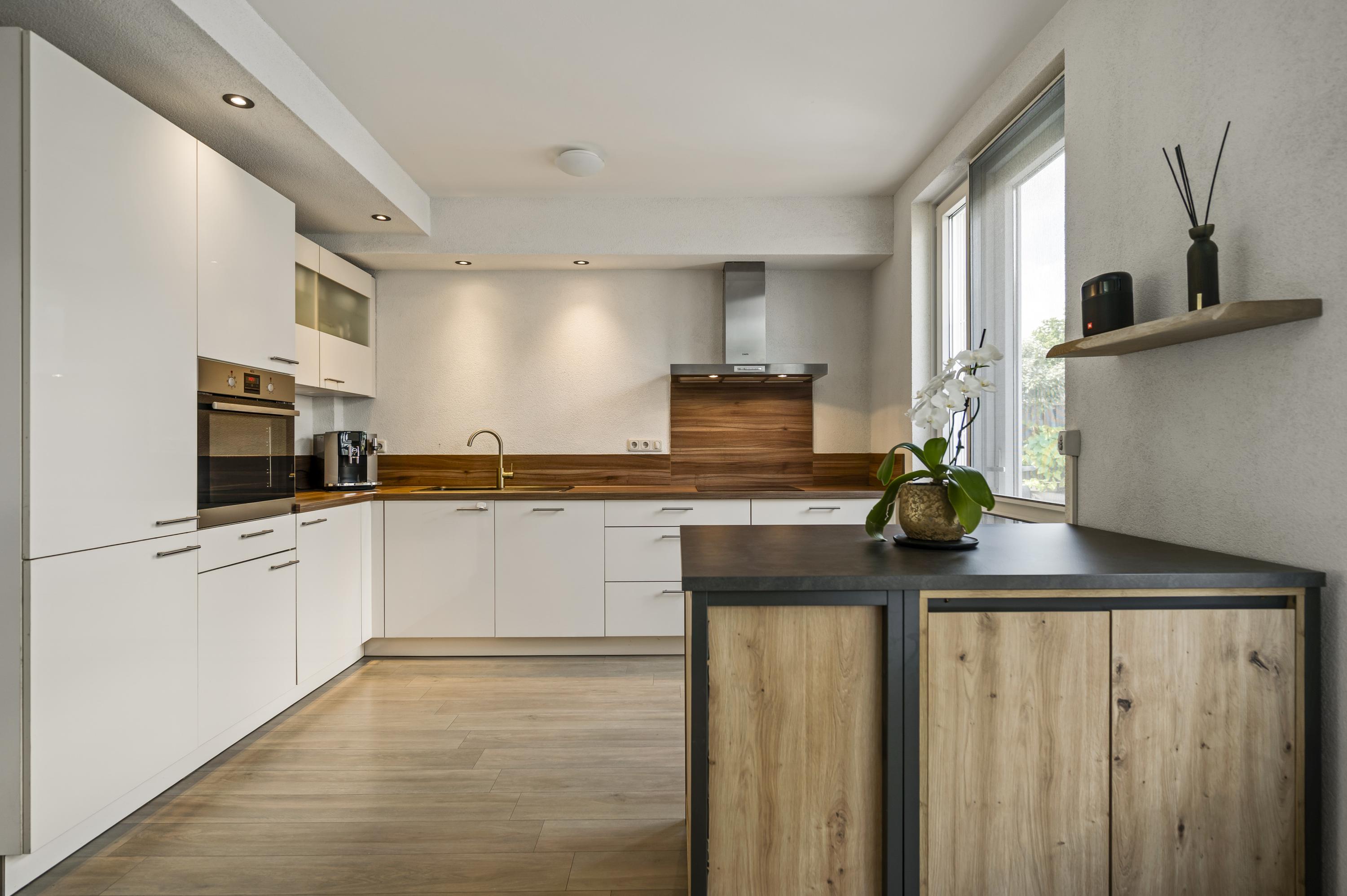 Hoekwoning te koop: Houthemerweg 12, Heel