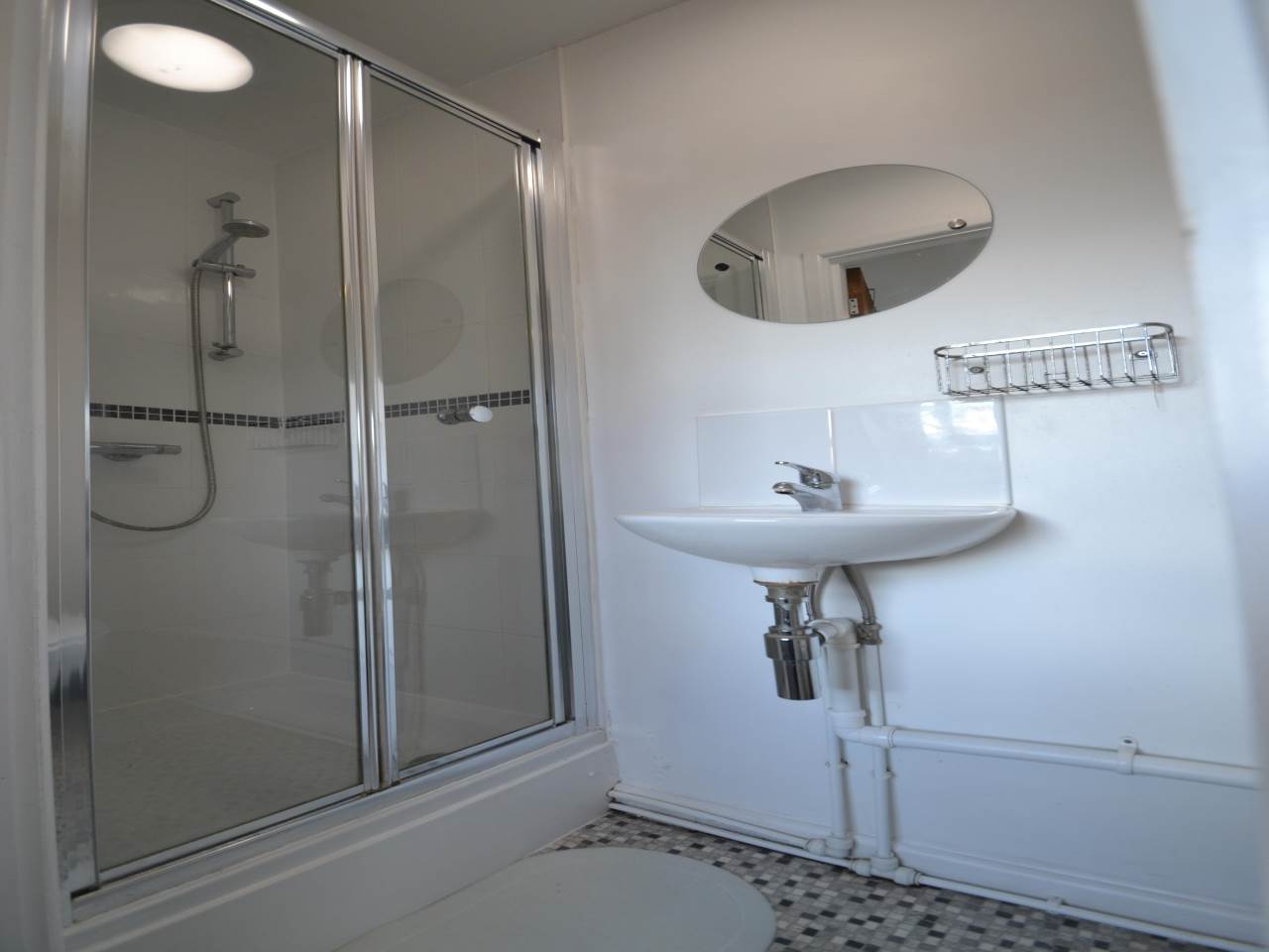 Room Dudmaston in Priorslee Village