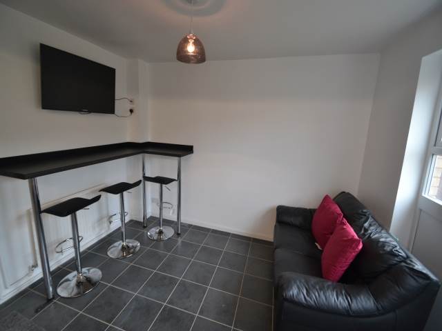 Room Dudmaston in Priorslee Village