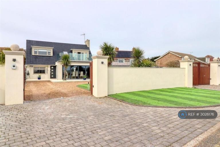 House The Esplanade in Frinton-on-Sea