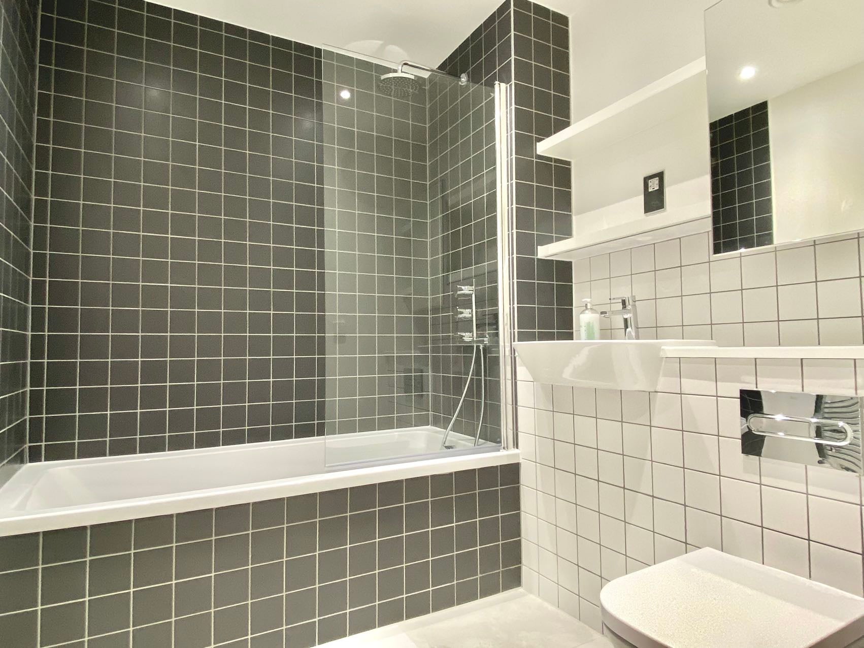 Flat Naval Row in Greater London