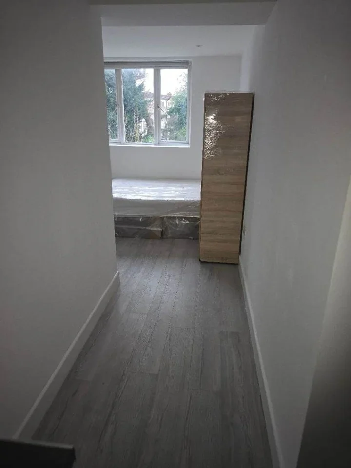 Flat Belsize Park Gardens in Greater London