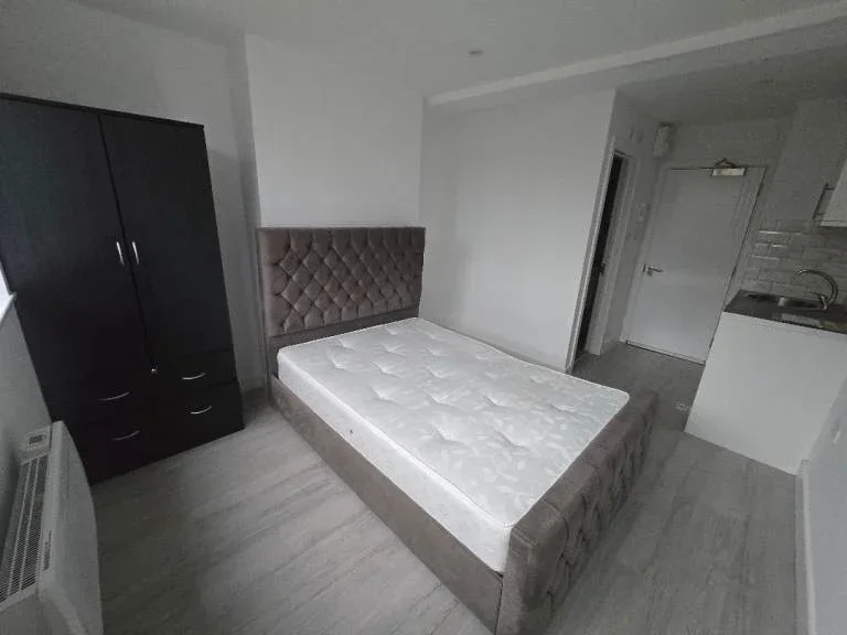 Flat Belsize Park Gardens in Greater London