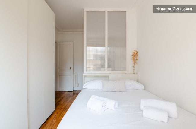 Appartement Rue Cyrano de Bergerac à Paris