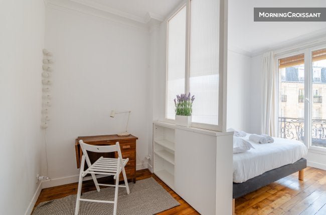 Appartement Rue Cyrano de Bergerac à Paris