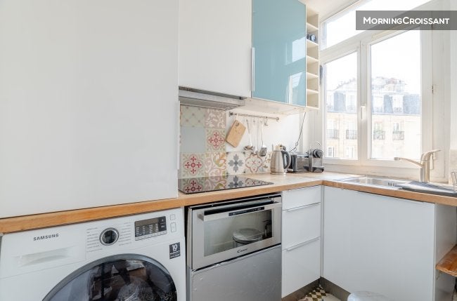 Appartement Rue Cyrano de Bergerac à Paris